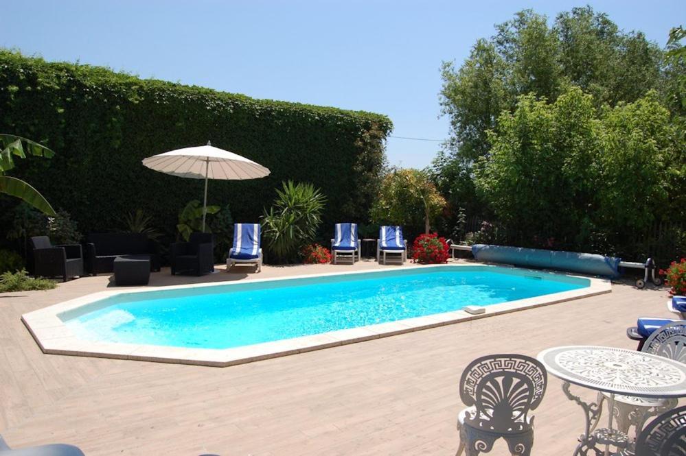 Chambre Seville - Mas Saint-Louis - Piscine Chauffee 艾格-莫尔特 外观 照片