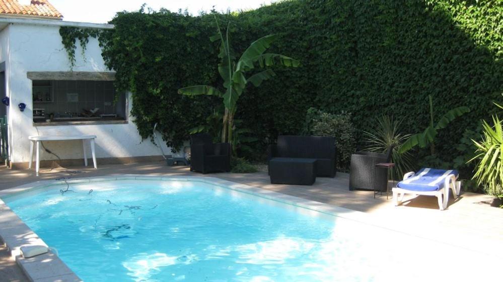 Chambre Seville - Mas Saint-Louis - Piscine Chauffee 艾格-莫尔特 外观 照片