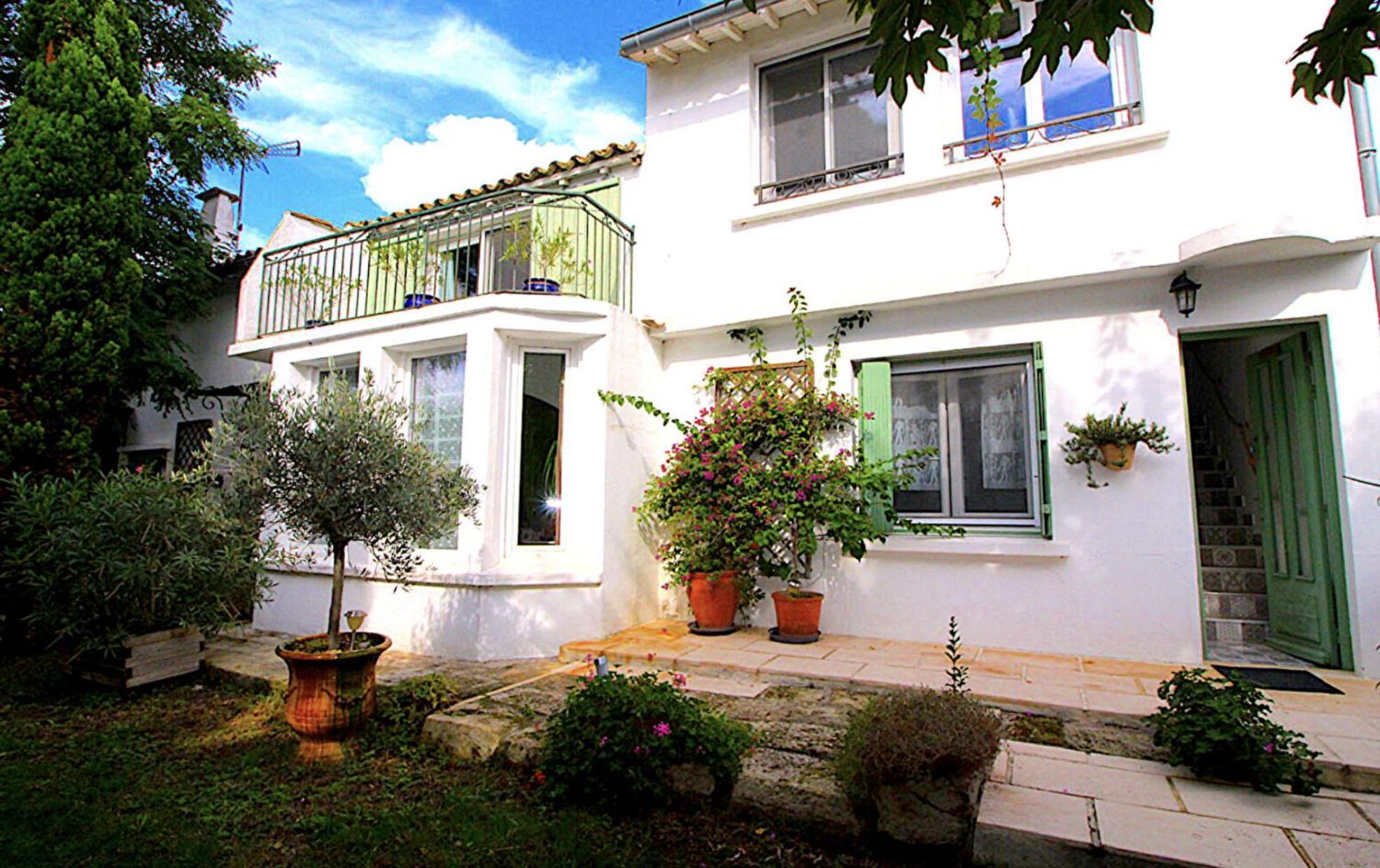 Chambre Seville - Mas Saint-Louis - Piscine Chauffee 艾格-莫尔特 外观 照片