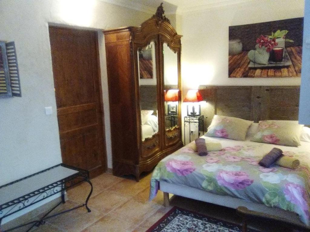 Chambre Seville - Mas Saint-Louis - Piscine Chauffee 艾格-莫尔特 外观 照片
